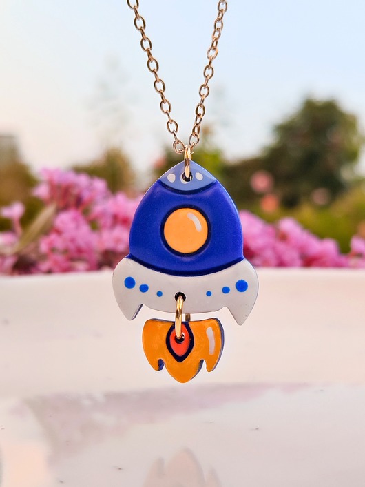 wisiory Naszyjnik z rakietą, unikatowa zawieszka w kształcie rakiety, amulet, boho