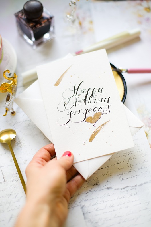 kartki scrapbooking Kartka artystyczna kaligrafowana ręcznie atramentem Happy Birthday gorgeous