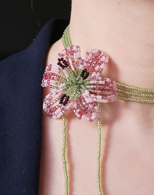 chokery Różowa lilia - naszyjnik choker