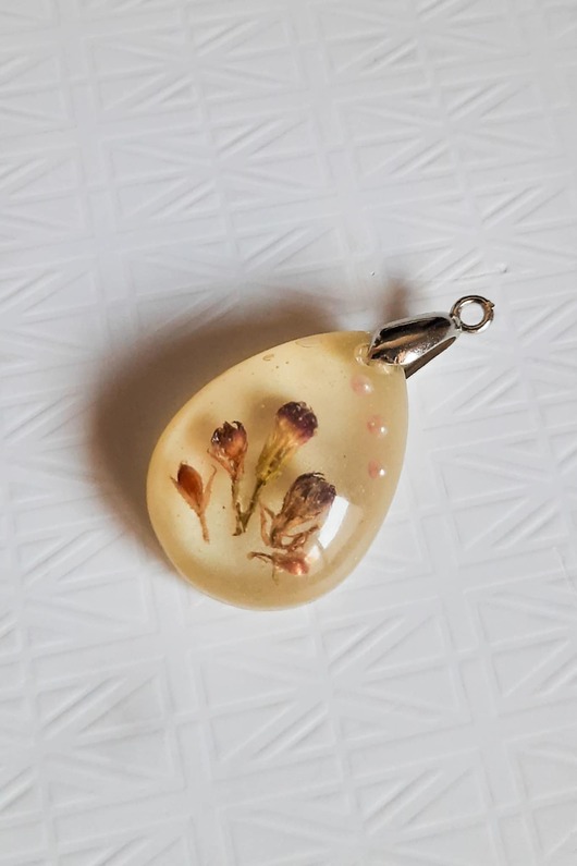 wisiory "Kremowe kwiaty" - Wisiorek, Naszyjnik, Zawieszka