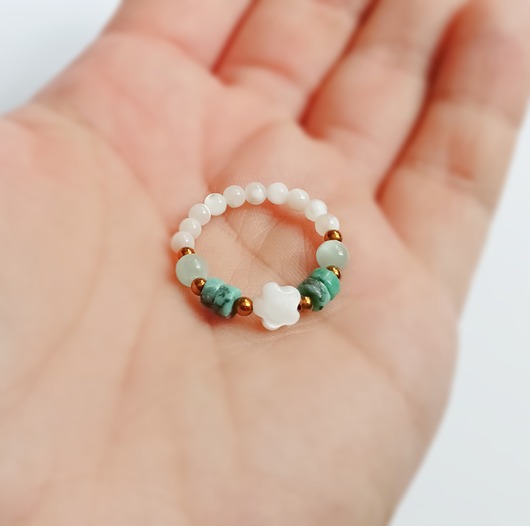 pierścionki elastyczne Pierścionek : turkus, angelit, muszla, hematyt