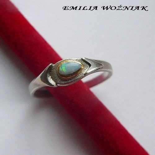 z opalem Emilia Woźniak