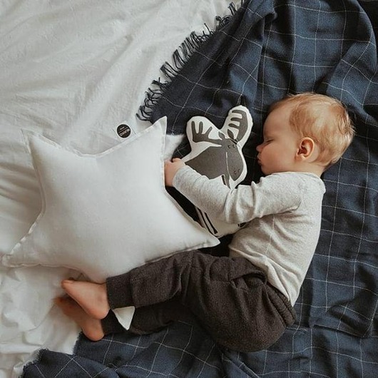 poduszki do pokoju dziecka Poduszka gwiazda biała