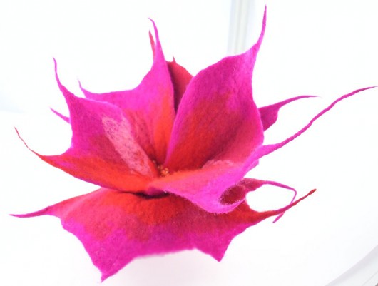 Elegancka Filcowa Broszka: Magical One filcant