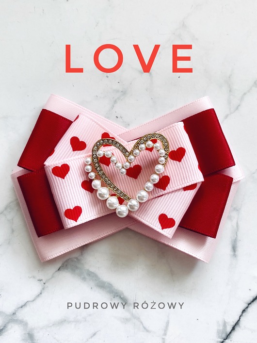 broszki Kolekcja  LOVE Brosza z nowoczesnym  sercem z perełek