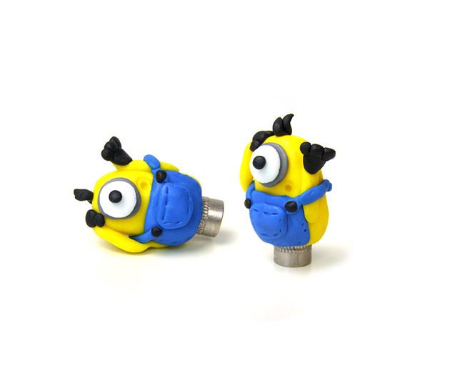 akcesoria do roweru Nakrętki na Twoje wentylki MiNiOnKi   prezent
