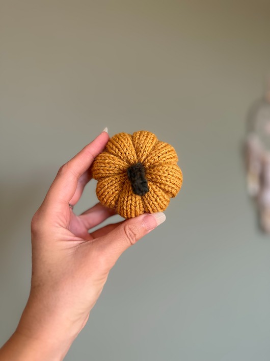 dodatki - różne Zestaw 4 wełnianych dyń ozdobnych handmade