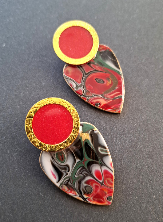 kolczyki z masy plastycznej Kolczyki zieleń w czerwieni no11