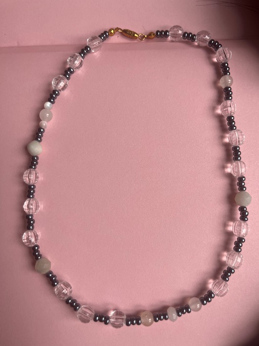 chokery Choker z koralikami i jadeitami