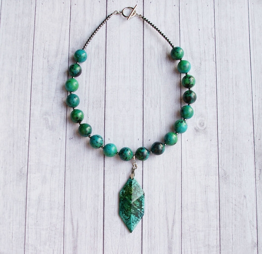 kolie Unikatowy naszyjnik INKY GREEN żywica, chryzokola