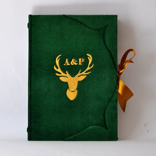 księgi gości i albumy ślubne Księga gości personalizowana haftowana aksamitna welurowa zielona A4