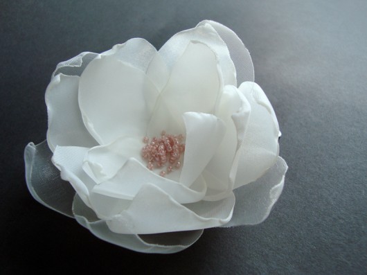 BIAŁA MAGNOLIA_SPINKA SundayRose