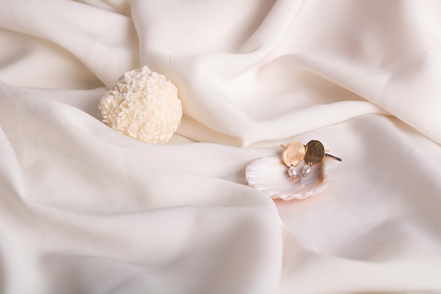 kolczyki złote Złote kolczyki z perłą hodowlaną II