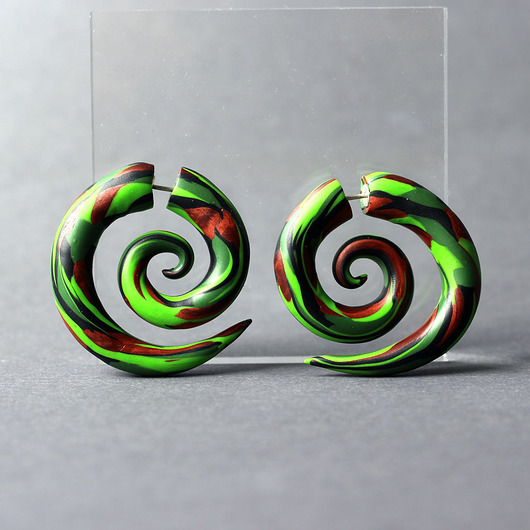 kolczyki z masy plastycznej Kolczyki fejki w militarnej kolorystyce