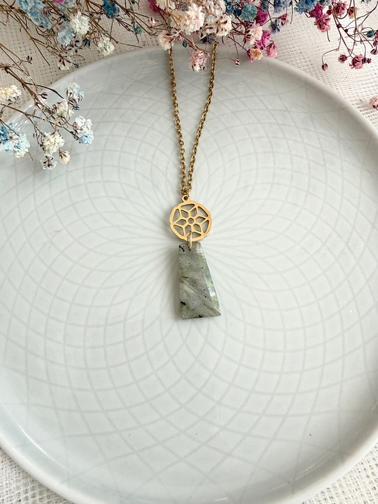 wisiory Naszyjnik Labradoryt - amulet wzmacniający wewnętrzną siłę