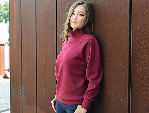 swetry damskie  OTULA miękki golf-sweter bordo