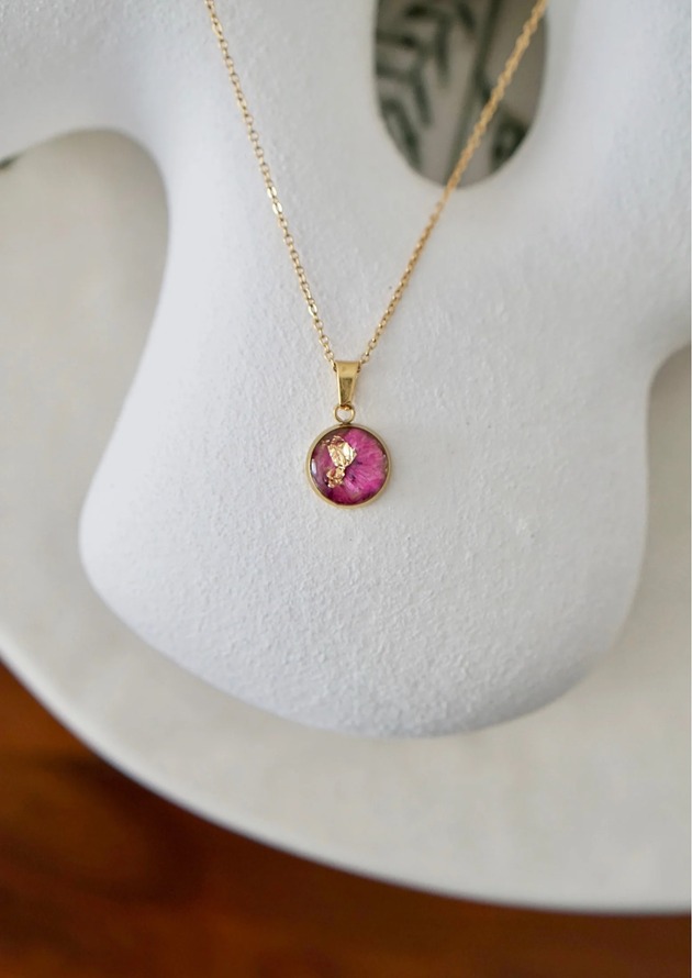 złote naszyjniki Naszyjnik z różową gipsówką