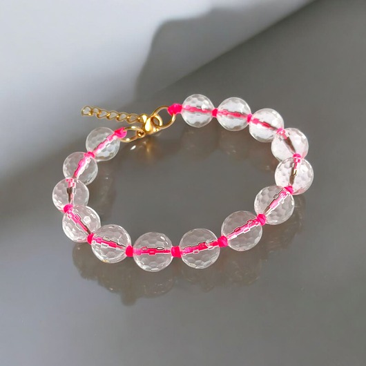 bransoletki z kamieni naturalnych Bransoletka : kryształ górski : hot pink : supełkowana