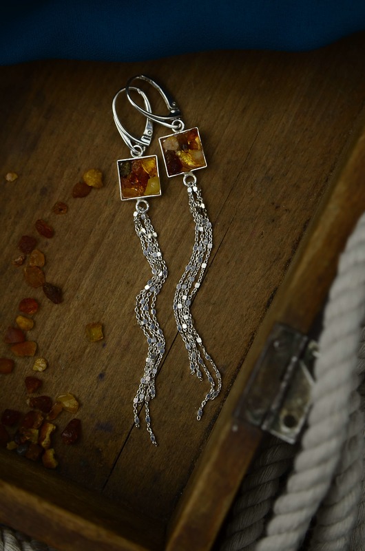 kolczyki chwosty Długie kolczyki z bursztynem i chwostem