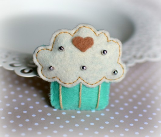 Miętowy muffin - broszka Maja Allure