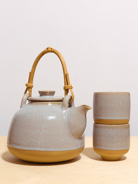 czajniki i dzbanki Imbryk z czarkami na stopce - słone fale