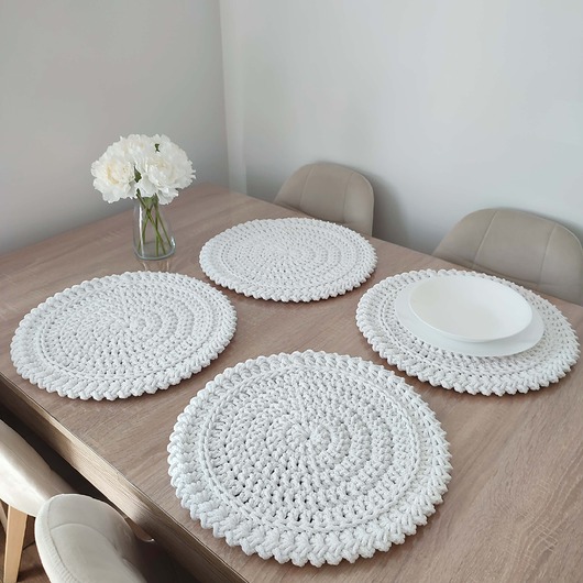 podkładki do kuchni Komplet szydełkowych podkładek pod talerze 4szt-38cm