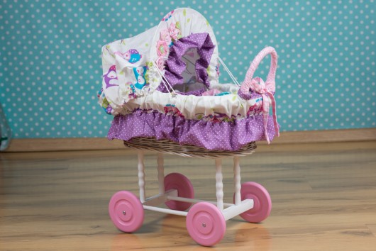 Wózek dla lalek Wiklinowy Pościel LalaShop