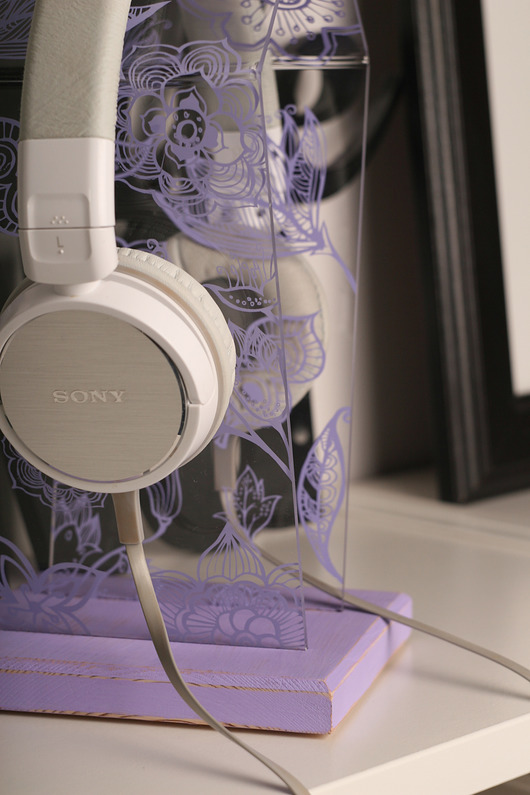 Stojak na słuchawki Violet Flower HeadphoneStand Lenardoff