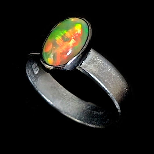 pierścionki srebrne Pierścionek Tęczowy opal