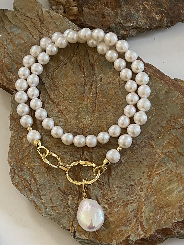 srebrne naszyjniki Okazały naszyjnik z  hodowlanych perełami  z złotymi elementami