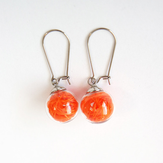 kolczyki szklane Pomarańczowe pióra - kolczyki wiszące - stal