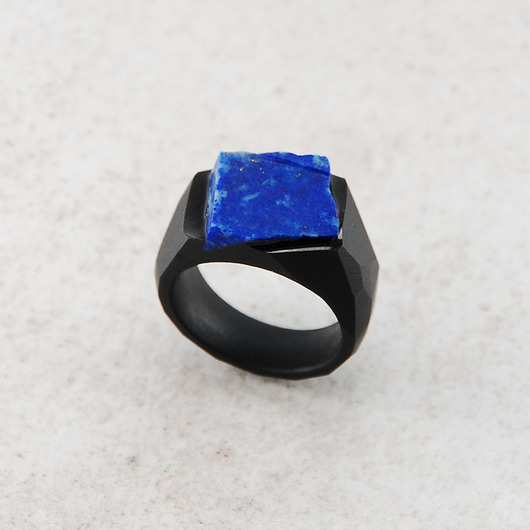 pierścionek z żywicy Pierścionek z lapis lazuli