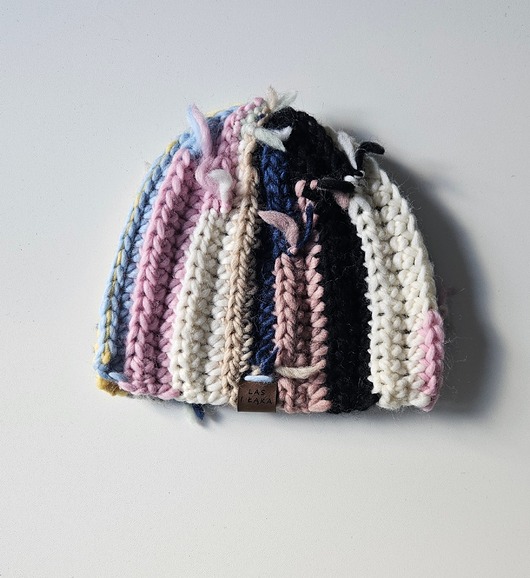 czapki damskie Czapka "Kolorowe Pasmo"