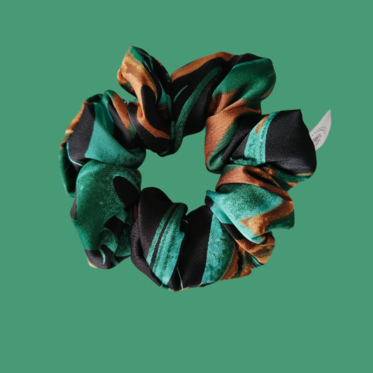 gumki do włosów Satynowa gumka satynowa scrunchie owijka frotka szmaragdowy blask MIDI