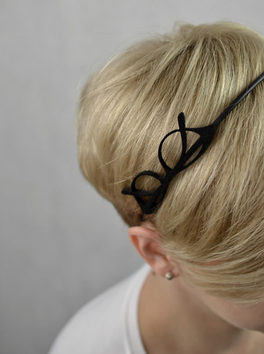 AuntieGlassesBand  felt label