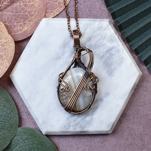 wisiory Miedziany wisiorek wire wrapping z agatem z botswany #221