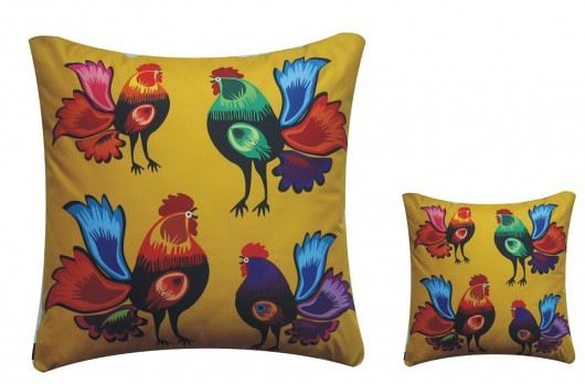 Dwie poduszki z ludowymi kogutami Gaul Designs