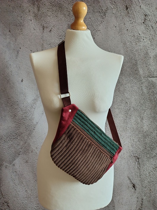 saszetka nerka Damska nerko-torebka.