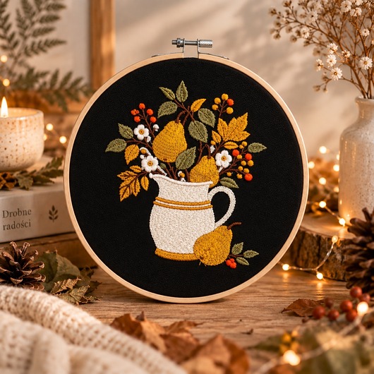 Ozdoby na ścianę Jesienne złote gruszki,haft w oprawie ok 20 cm średnicy
