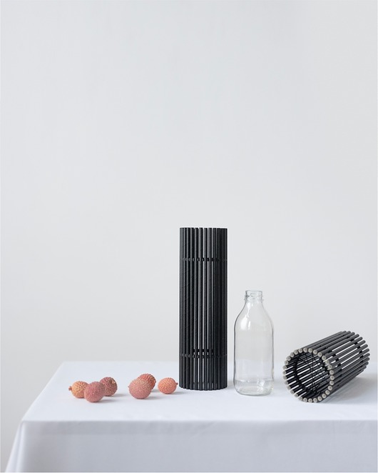 wazony Wysoki wazon 71V01.300.BLACK z dnem / zero waste / minimalizm