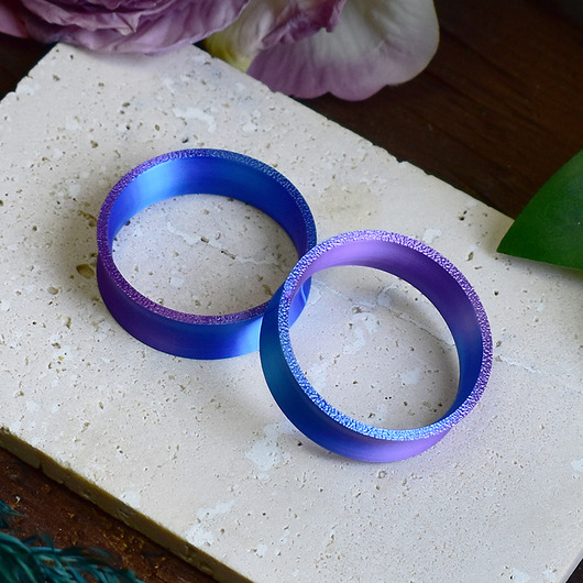 biżuteria różna Tunele do uszu 10-100mm / niebiesko-fioletowe / plugi, tunele siodłowe