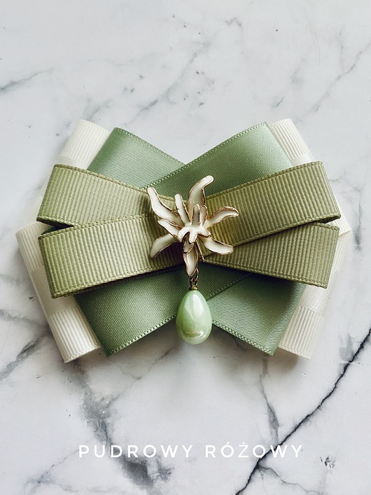 broszki Brosza z Kwiatem i zieloną perłą Nowość