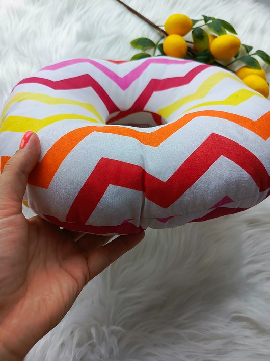 kolczyki - inne Poduszka do Piercingu Ucha Z Otworem Na Gojenie Helix Tragus bawełniana