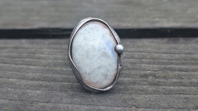 pierścionki - różne Kamień księżycowy - pierścionek regulowany