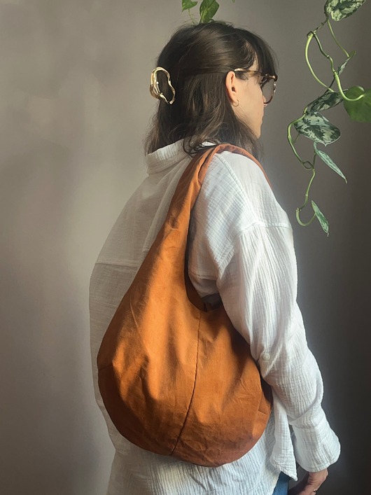 torby na ramię Hobo bag camel z podszewką terrazzo