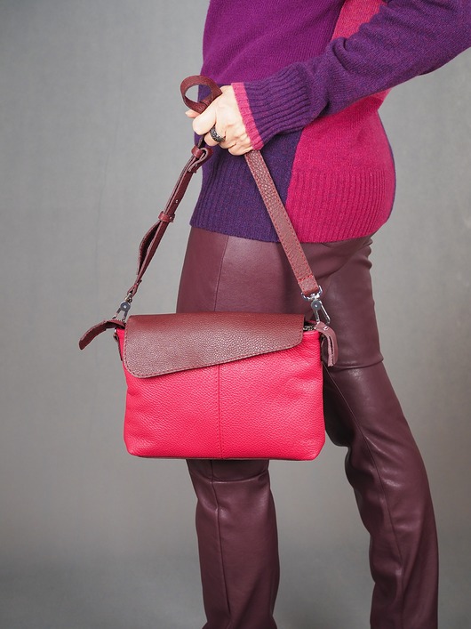 torby na ramię Torba typu mała listonoszka VICKY różowo-bordowa