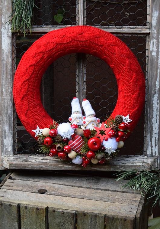 wianki bożonarodzeniowe Przyjaciele - Czerwony Wianek świąteczny