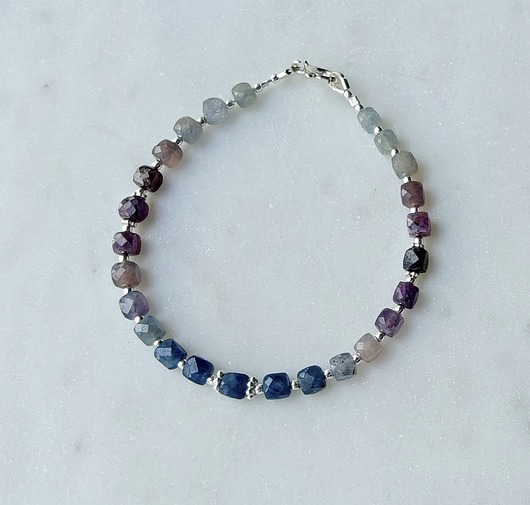 bransoletki srebrne Bransoletka - lśniące szafiry