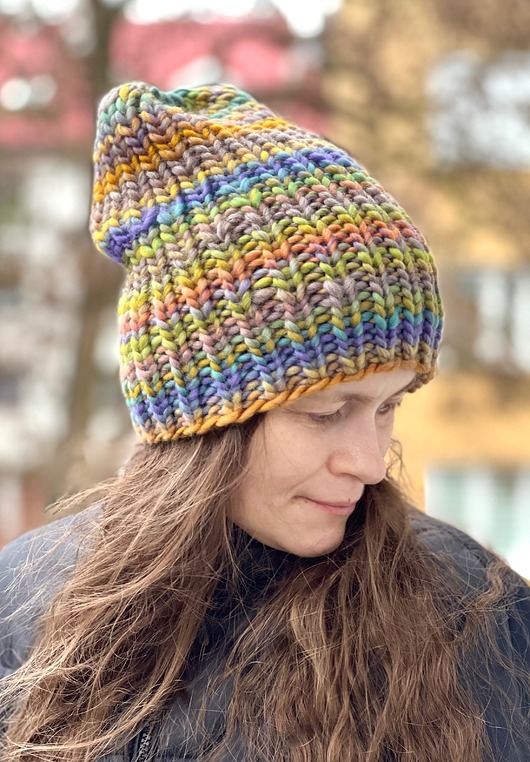 czapki damskie Czapka z merynosa 100% mix z zielonym