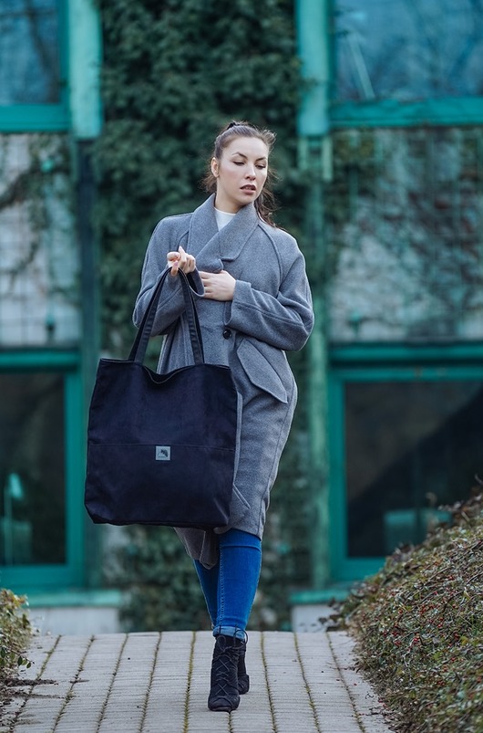 Duża czarna zamszowa torba na ramię Karolina Audycka